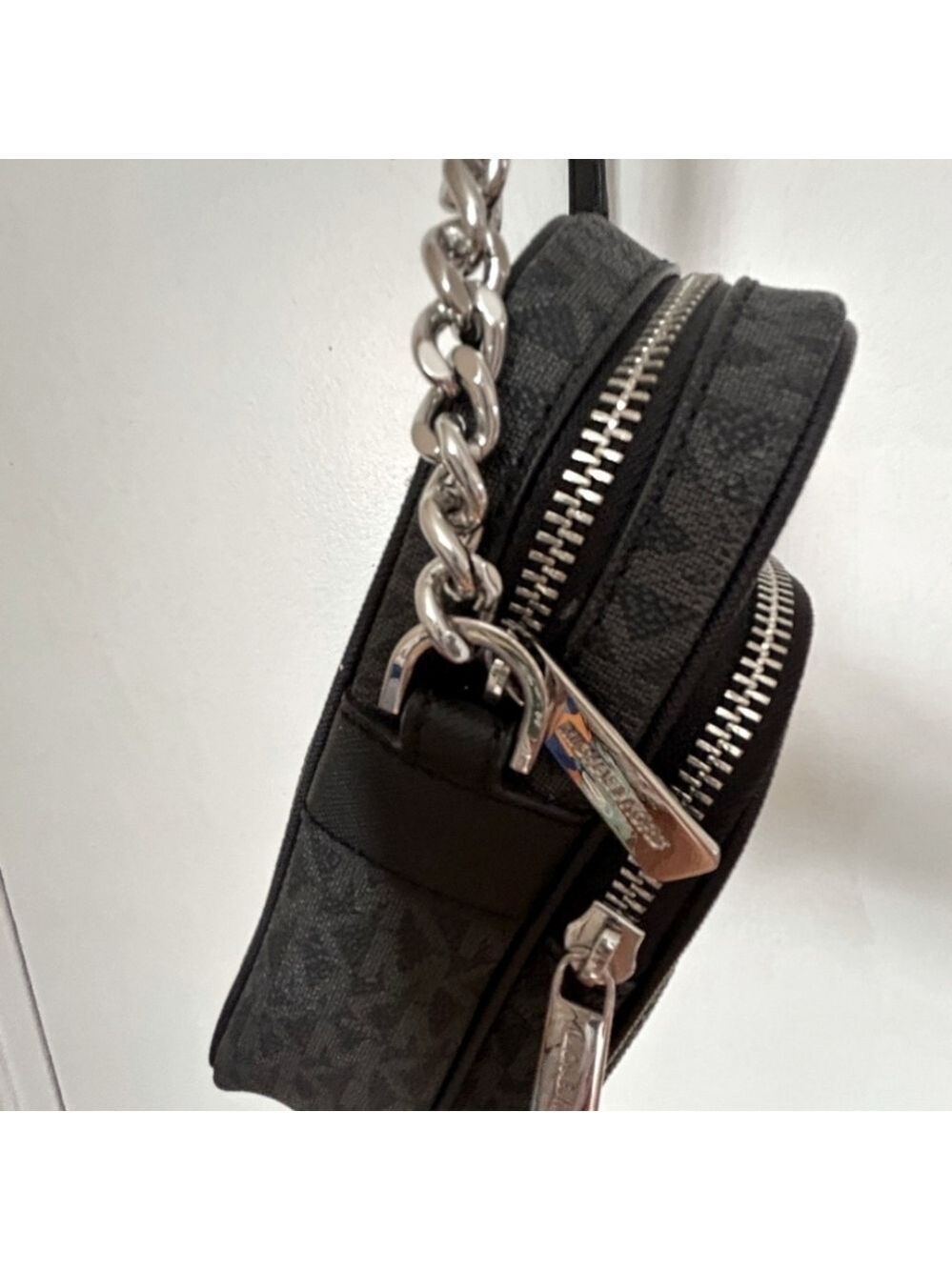 Michael Kors Black Messenger Bag with Adjustable Strap - Picture 3 of 10